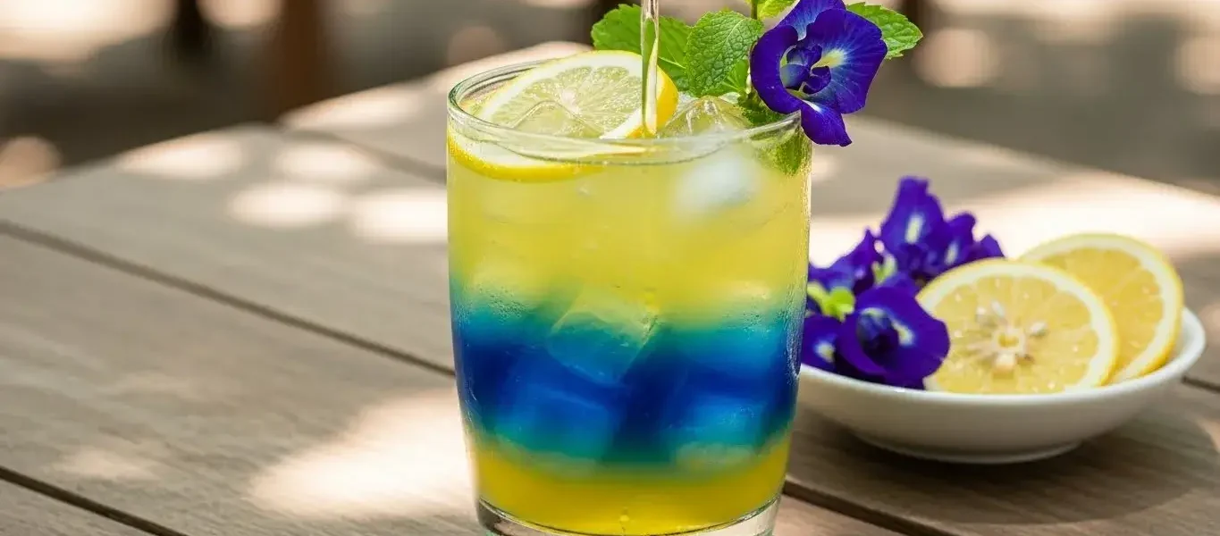 butterfly pea flower tea and lemonade
